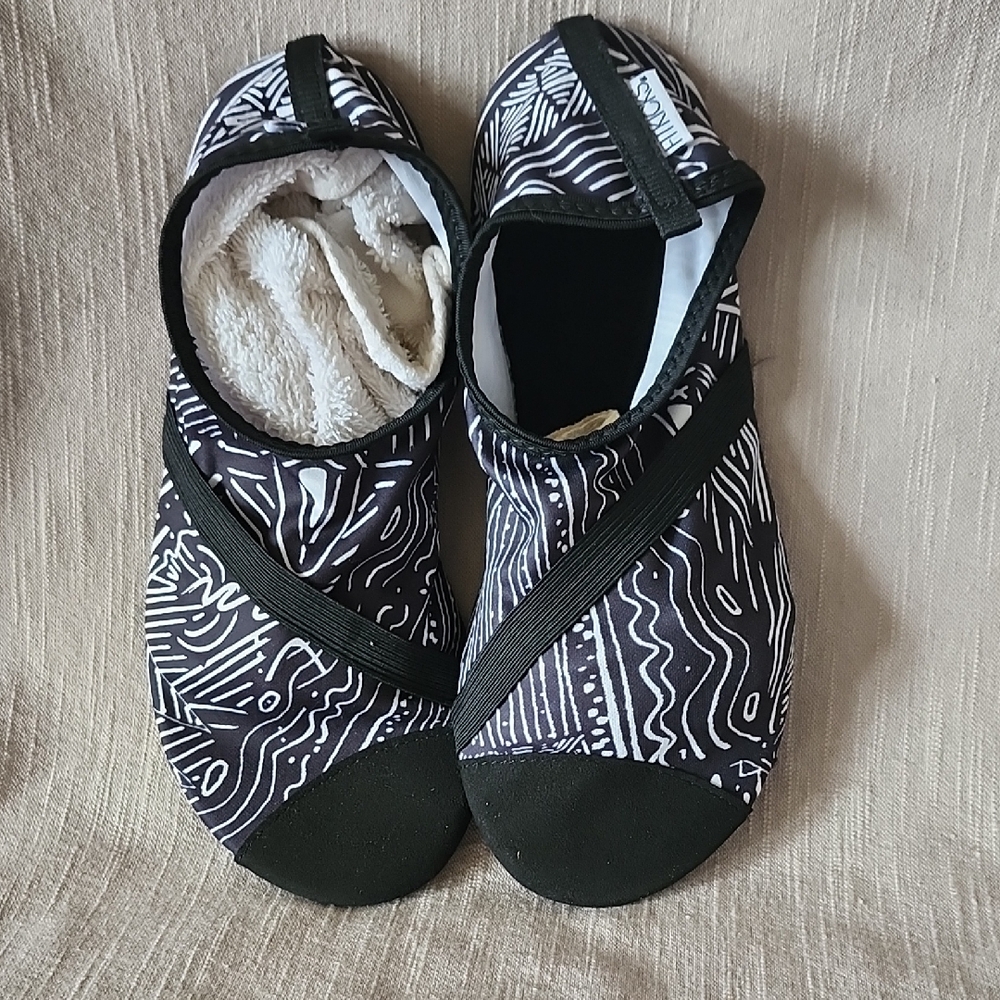Fitkicks Slip On Black and White Women's Shoes- See Description For Size